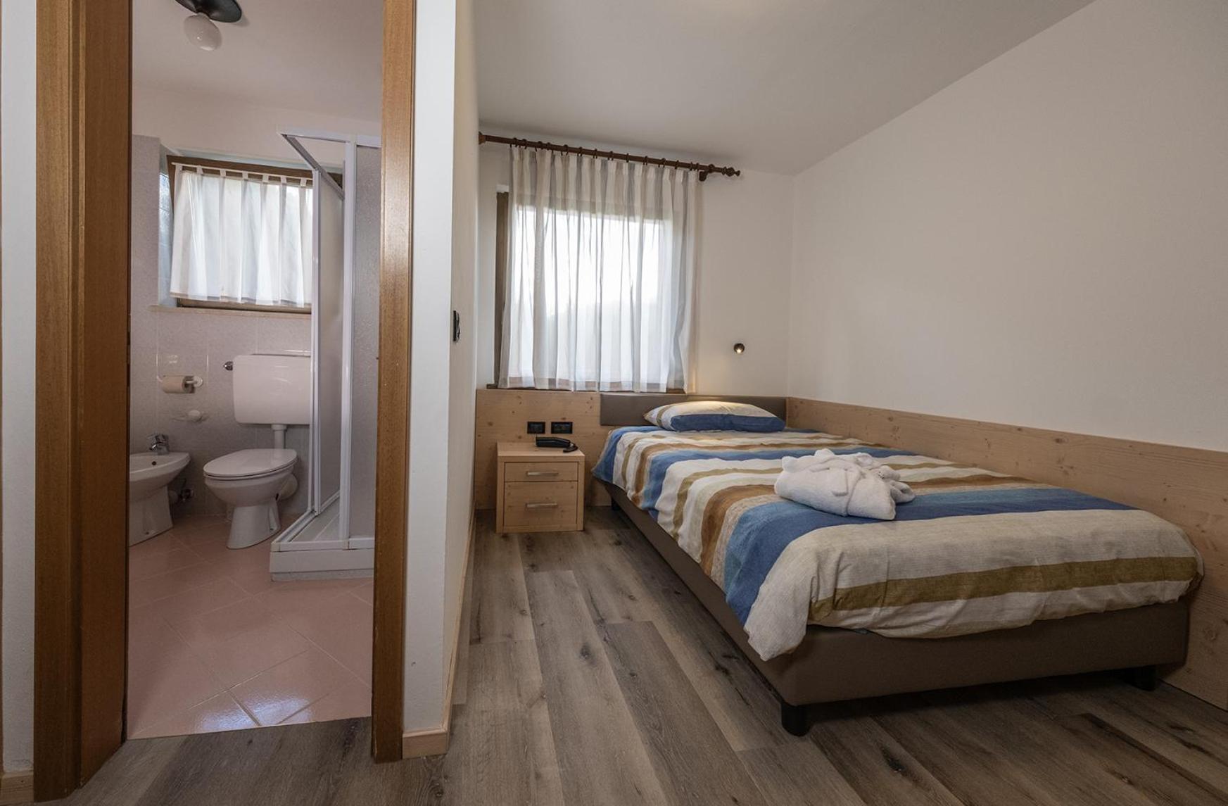 Hotel Canada 3*