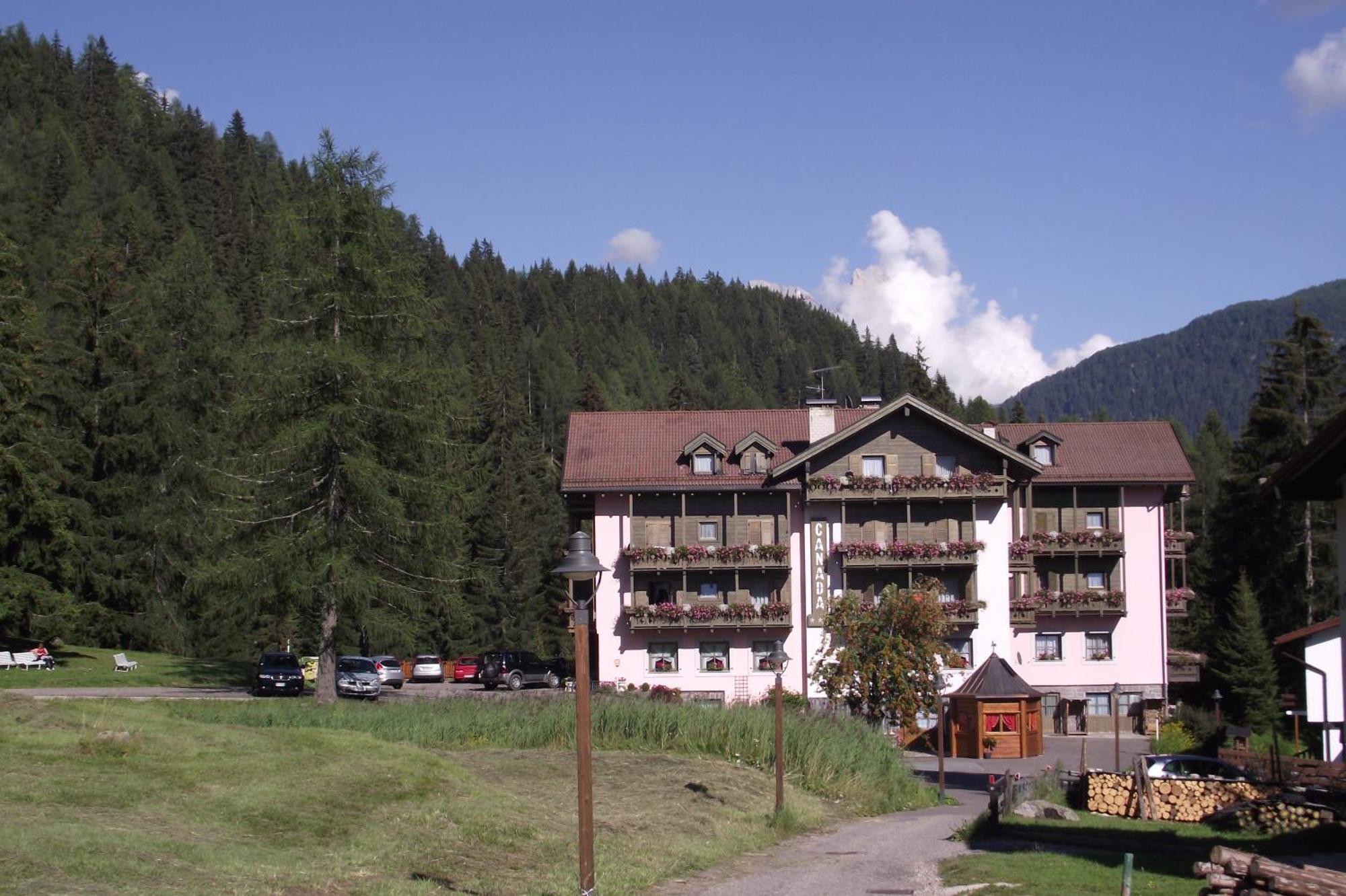 Hotel Canada 3*